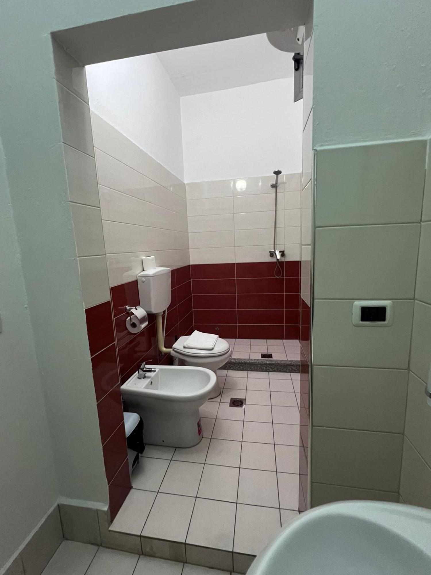 Hostel Internacional Grilë Εξωτερικό φωτογραφία