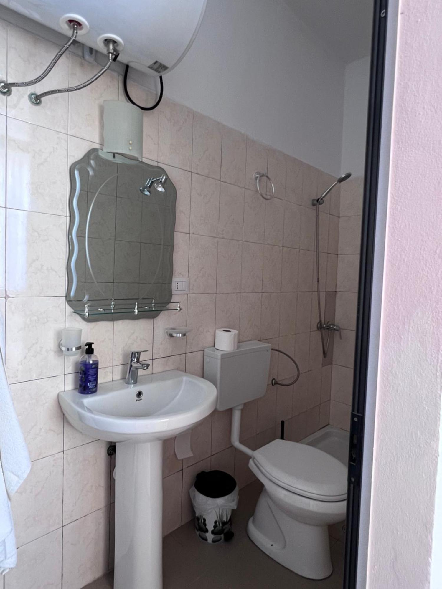 Hostel Internacional Grilë Εξωτερικό φωτογραφία